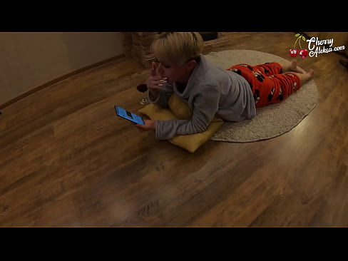 ❤️ Blondă nebună care suge o sculă uriașă și sare pe ea - Sex anal ☑  at ro.mrpornogratis.ru ❌