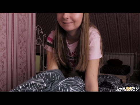 ❤️ Blondina îi suge adânc prietenei ei și primește spermă în gură ☑  at ro.mrpornogratis.ru ❌